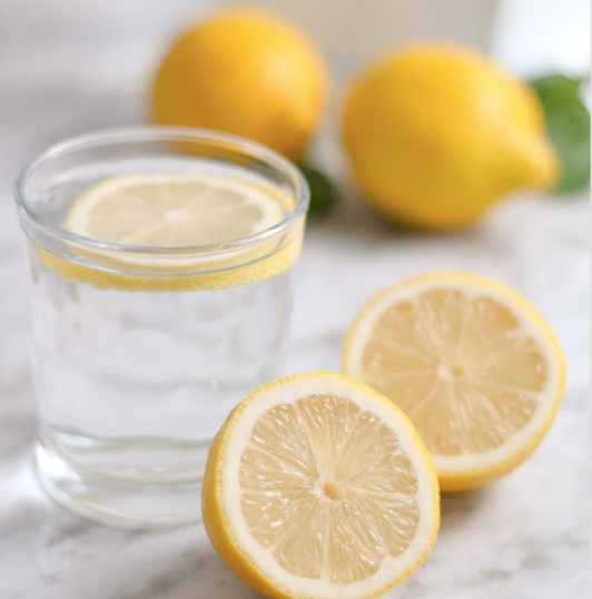 The top 5 benefits of lemon water- The no-secret wellbeing key!